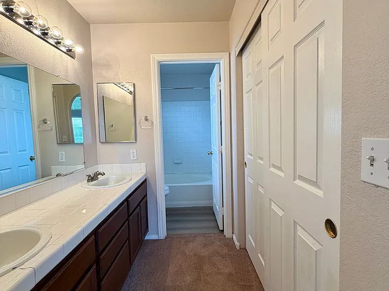8346 Fame Ave — Photo 26