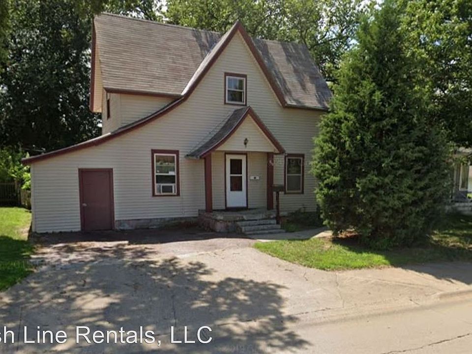 1st image of 915 W 12th St
