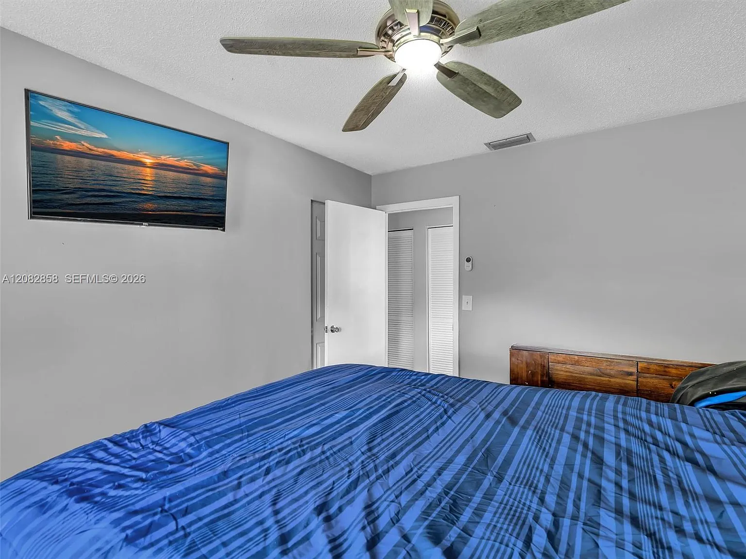 3 bed, 2.0 bath, 1900 sqft, $4,700 — Photo 4