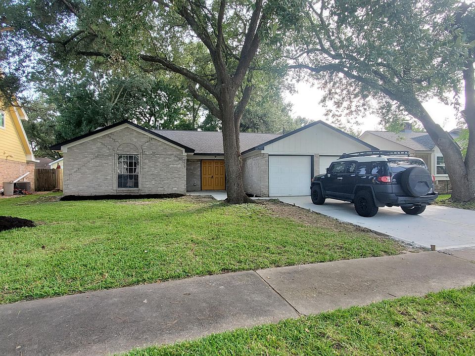 1st image of 15119 Grove Gardens Dr