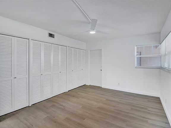 3rd image of 54 Isle Of Venice Dr APT 6