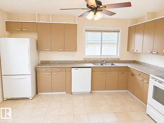 3rd image of 8712 162nd St NW