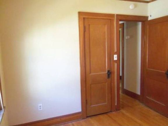 4th image of 1124 Farrington St