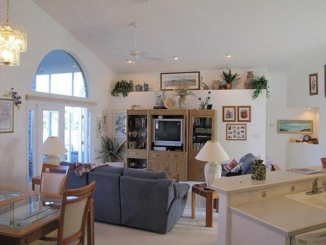 2nd image of 253 Golf Club Dr