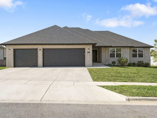702 E Crew Drive, Nixa, MO 65714