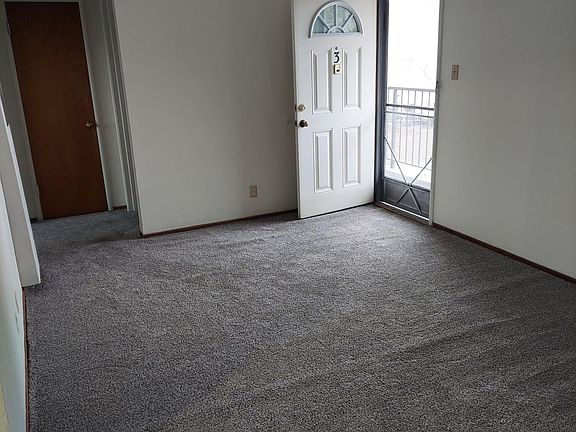 3rd image of 240 Gifford Ave