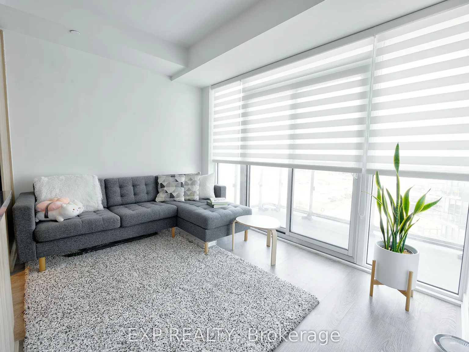 4677 Glen Erin Dr — Photo 4