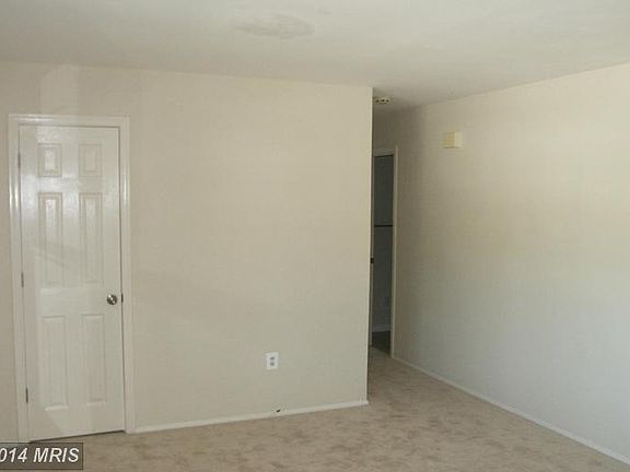 4th image of 14813 Darbydale Ave