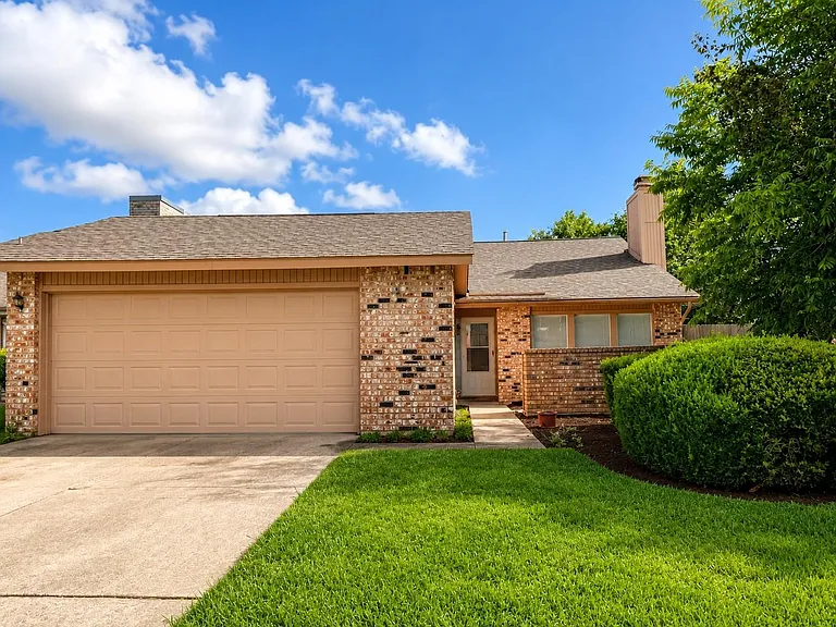 3643 Palm Grove Dr — Photo 2