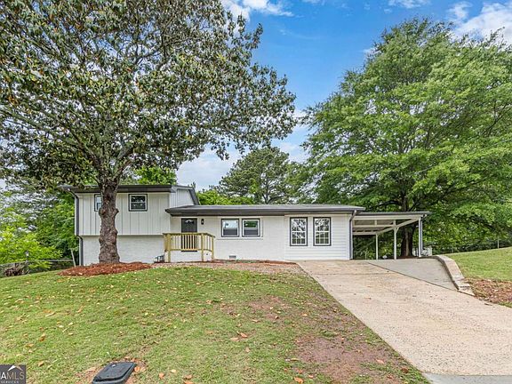 4th image of 8285 Hemlock Dr