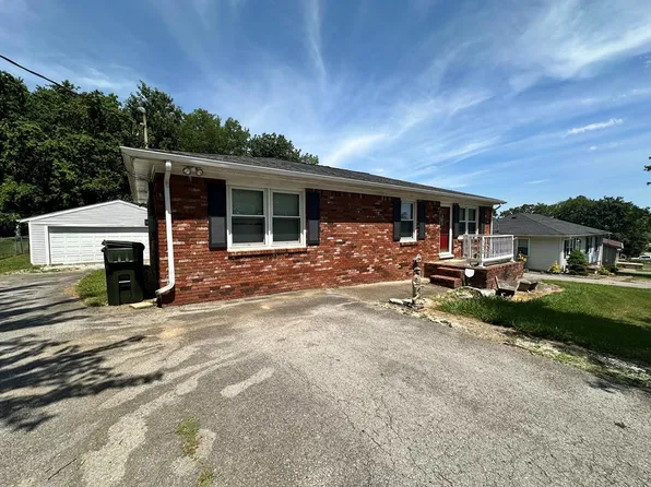 130 Gilkey Dr, Hopkinsville, KY 42240