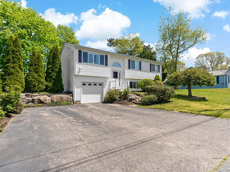 14 Lakeview Dr — Photo 24