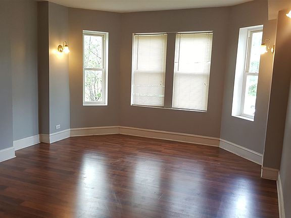 5th image of 7500 S Emerald Ave