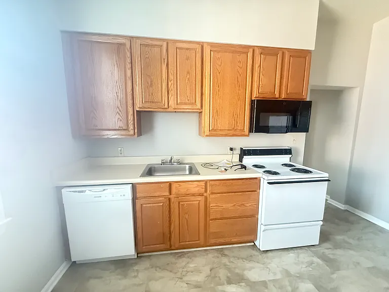1110 Wertland St #2 — Photo 9