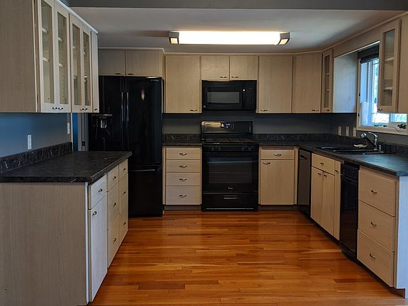 2nd image of 2905 205th Pl SW