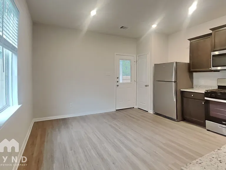 15431 Maple Terrace Dr — Photo 5