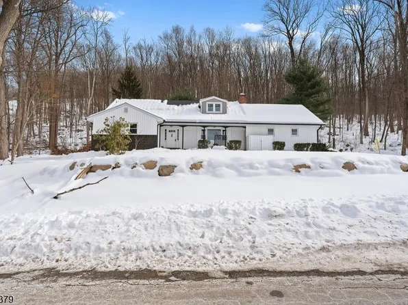 16 Mott Dr, Vernon Twp., NJ 07462