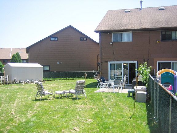 2nd image of 31 Tulip Cir