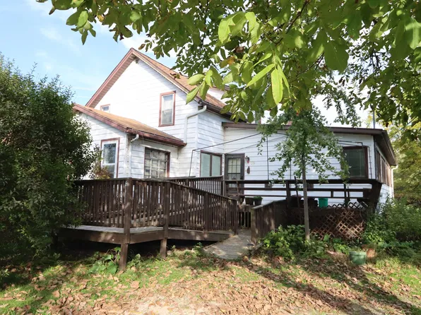 29 Lakeshore Dr, North Fond Du Lac, WI 54937