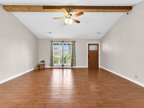 4th image of 1020 Jennifer Ln