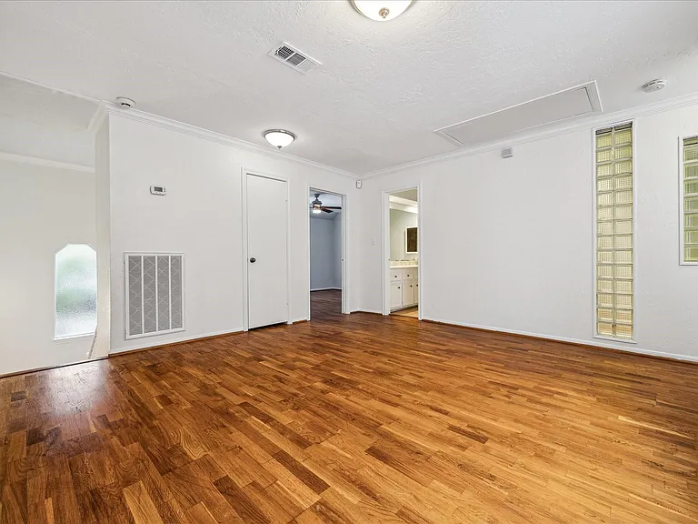 2511 Commonwealth St — Photo 22