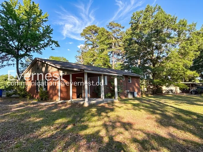 203 Pinetree Dr — Photo 16