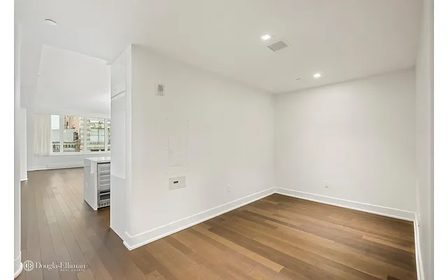 Rented by Douglas Elliman | media 21