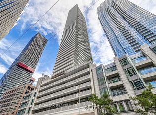 2221 Yonge St #1802, Toronto, ON M4S 0B8
