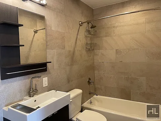 Rented by Highline Residential | media 7