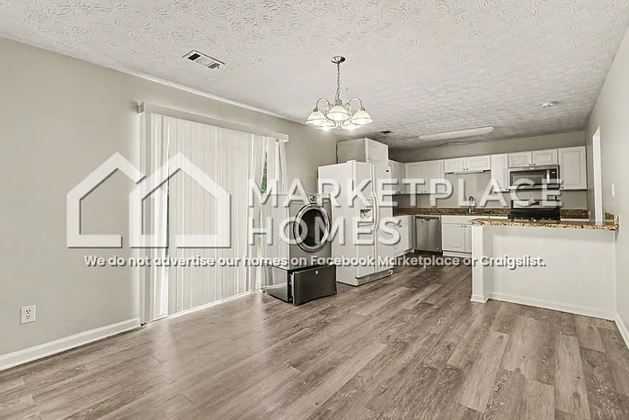 33 Heery Rd — Photo 12