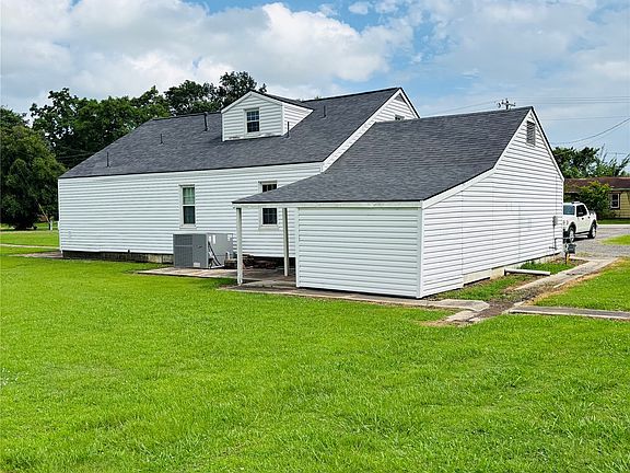 5th image of 325 College Rd