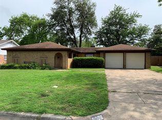 5008 Emerald Lake Dr, Fort Worth, TX 76103