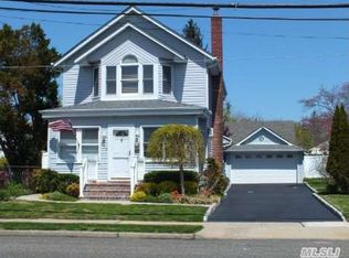 279 Oceanside Pkwy, Oceanside, NY 11572