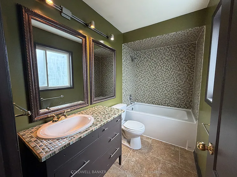 75 Margaret Graham Cres — Photo 23
