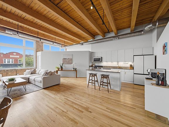 4th image of 2544 W North Ave APT 2B