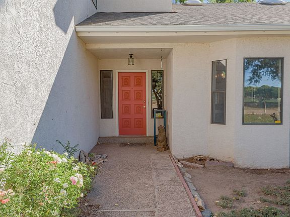 3rd image of 11 Alamos Ln