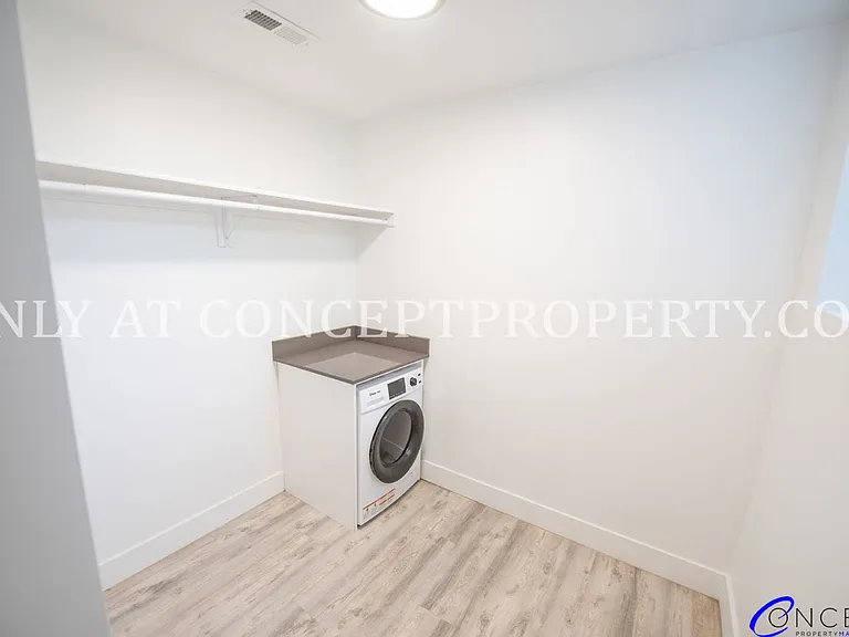 First Avenue Flats — Photo 20