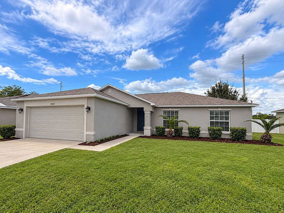 5023 Ashwood Dr