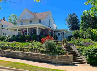 806 E Mitchell St, Petoskey, MI 49770