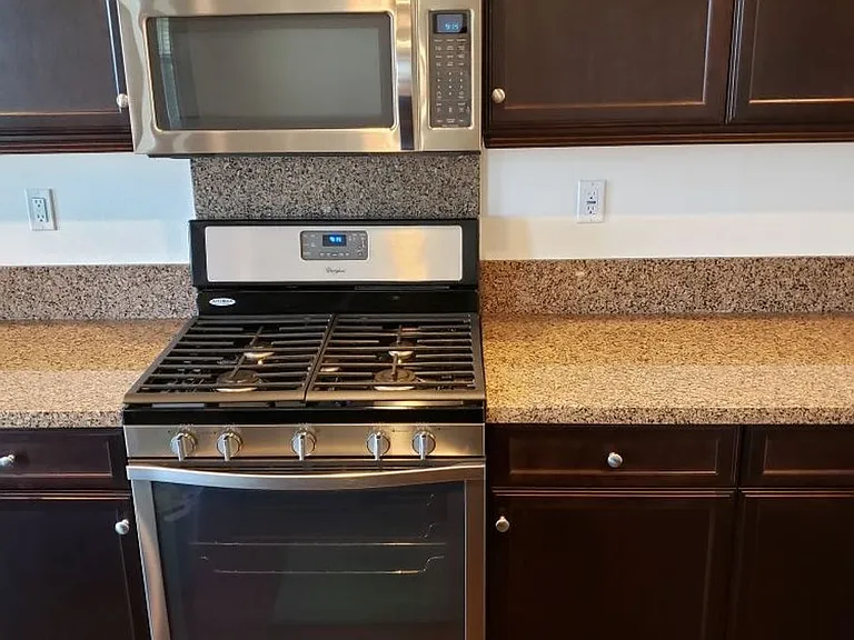 9803 Buckhorn Peak Dr — Photo 3