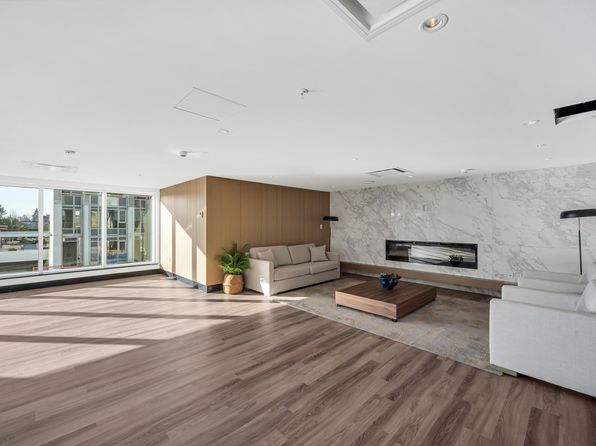 4458 Beresford St #3504, Burnaby, BC V5H 0J1