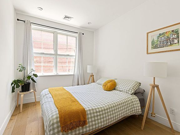 4th image of 40 Huntington St #2C