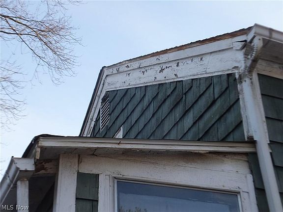 5th image of 1732 Erie St S