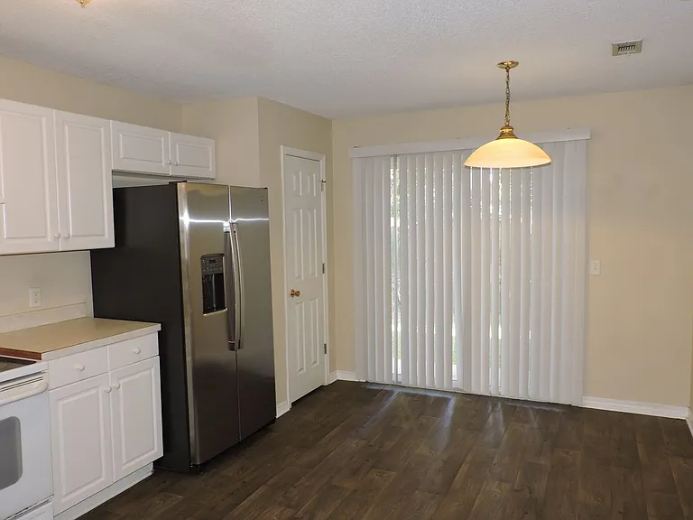 1005 Antigua Cir — Photo 20