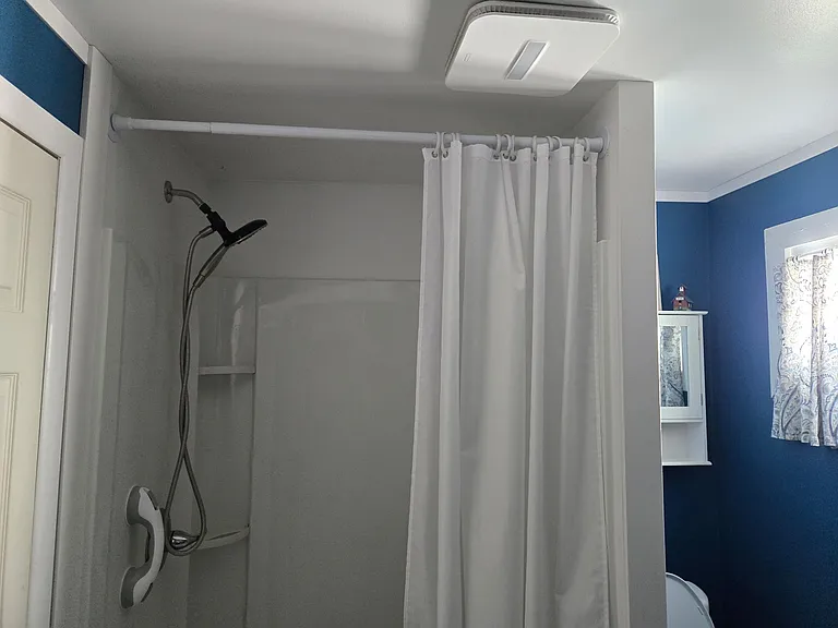 213 Hickory St #STUDENT RENTAL — Photo 13