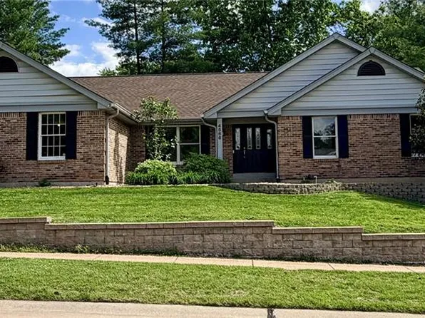 4568 Braungate Dr, Saint Louis, MO 63128
