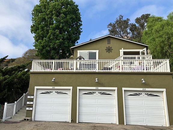 Part of a 3 Plex building with a 1 car detached garage and 1 driveway parking space. 5-minute walk to Main Beach.