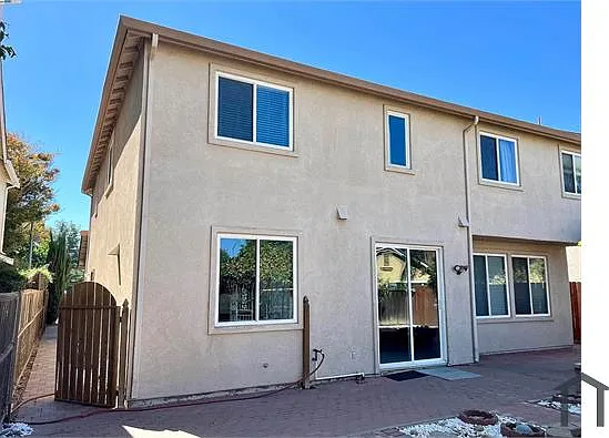 821 Tulare Dr — Photo 25