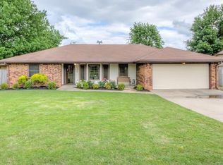 1906 Limestone Rd, Bartlesville, OK 74006