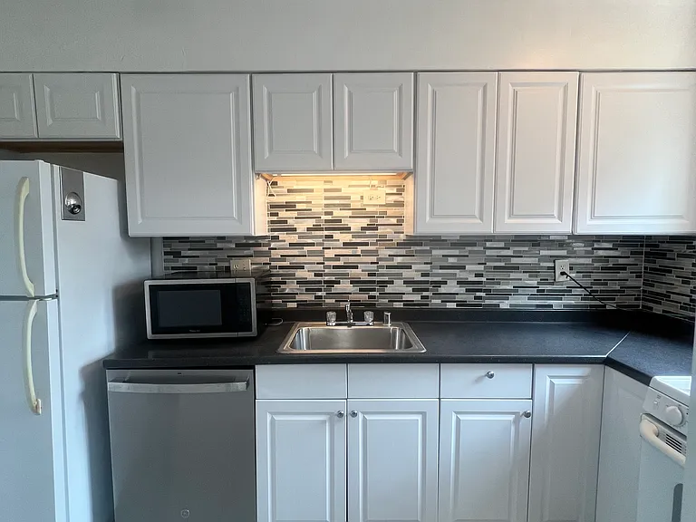 500 26th St S #2 — Photo 4